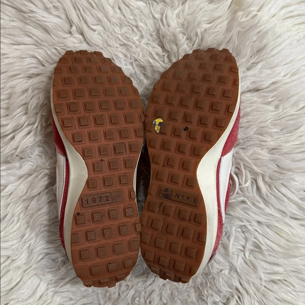 Nike Waffle Debut Vintage Womens 7 
Adobe Sail‎ Coconut Milk Gum Running
Shoes - Picture 4 of 9